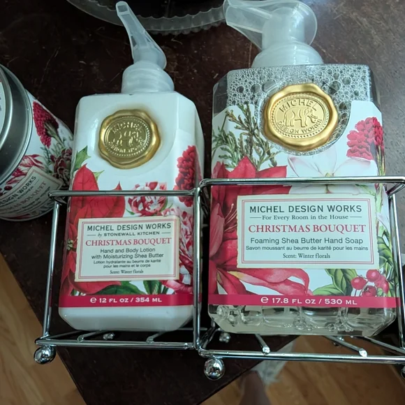 Christmas Beauty Set - Picture 2 of 5